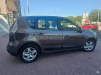 Usado Renault Scénic III Expression 110 CV (80 kW) 2013 Gris / plata Monovolumen