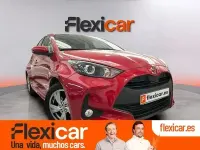 Usado Toyota Yaris Active 116 CV (85 kW) 2025 Rojo Utilitario