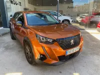 Usado Peugeot 2008 Active 100 CV (73 kW) 2022 Naranja SUV