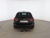 Usado Opel Astra Innovation 136 CV (100 kW) 2019 Negro Familiar