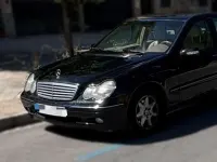 Usado Mercedes C220 Elegance 143 CV (105 kW) 2004 Negro Berlina