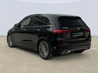 Usado Mercedes B180 116 CV (85 kW) 2024 Negro noche Monovolumen