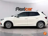 Usado Skoda Fabia Active 75 CV (55 kW) 2022 Blanco Utilitario