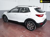 Usado Kia Stonic 100 CV (73 kW) 2021 Blanco SUV