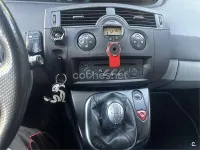 Usado Renault Scénic II Dynamique 105 CV (77 kW) 2008 Negro Monovolumen