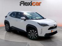 Käytetty Toyota Yaris Hybrid Active 116 HP (85 kW) 2022 Valkoinen