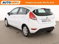 Usado Ford Fiesta Trend 82 CV (60 kW) 2015 Blanco Utilitario