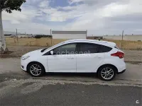 Usado Ford Focus Trend 125 CV (91 kW) 2018 Blanco Berlina
