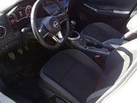 Usado Nissan Juke N-Connecta 114 CV (83 kW) 2025 Lunar white (metalizado) techo SUV