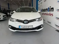 Usado Toyota Auris Hybrid Business Edition 136 CV (100 kW) 2019 Blanco Berlina