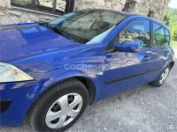 Usado Renault Mégane Privilege 80 CV (58 kW) 2004 Azul Berlina