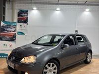 Usado VW Golf V Sportline 140 CV (102 kW) 2007 Gris / plata Berlina