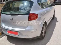 Usado Seat Altea Ecomotive 105 CV (77 kW) 2010 Gris / plata Monovolumen