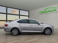 Usado Skoda Superb Style 218 CV (160 kW) 2021 Gris plata metalizado Berlina