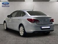 Usado Opel Astra Elegance 140 CV (102 kW) 2016 Gris / plata Berlina