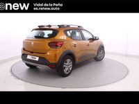 Usado Dacia Sandero Comfort 91 CV (66 kW) 2021 Naranja Utilitario