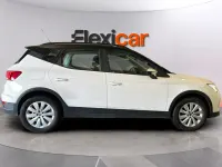 Usado Seat Arona Style 110 CV (80 kW) 2023 Blanco SUV