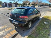 Usado Seat Ibiza Stella 100 CV (73 kW) 2004 Negro Utilitario