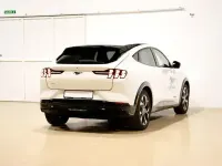 Usado Ford Mustang Mach-E Extended Range 258 kW (351 CV) 2023 Blanco SUV