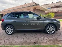 Usado Skoda Kamiq Sport 150 CV (110 kW) 2023 Gris / plata SUV