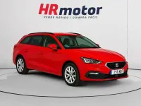 Usado Seat Leon ST Style 116 CV (85 kW) 2022 Rojo Familiar