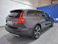 Usado Volvo V60 CC Core 197 CV (144 kW) 2022 Gris / plata Familiar