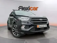Usado Ford Kuga ST-Line 150 CV (110 kW) 2018 Negro SUV