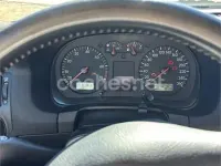 Usado VW Golf IV Highline 115 CV (84 kW) 2002 Gris / plata Berlina