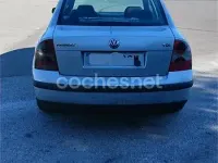 Usado VW Passat Edition 130 CV (95 kW) 2003 Gris / plata Berlina