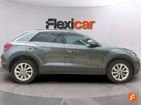 Usado VW T-Roc Life 150 CV (110 kW) 2024 Gris SUV