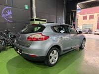 Usado Renault Mégane Dynamique 105 CV (77 kW) 2010 Gris / plata Berlina