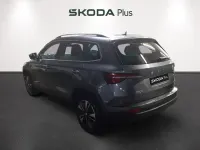 Usado Skoda Karoq Ambition 150 CV (110 kW) 2023 Gris SUV