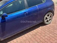 Usado Seat Leon Sport 140 CV (102 kW) 2005 Azul Utilitario