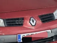 Usado Renault Mégane GrandTour Dynamique 105 CV (77 kW) 2006 Granate Familiar