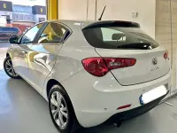 Usado Alfa Romeo Giulietta Distinctive 105 CV (77 kW) 2013 Blanco Utilitario