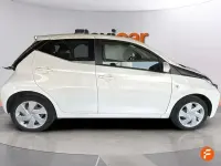 Usado Toyota Aygo X-play 72 CV (52 kW) 2018 Blanco Utilitario