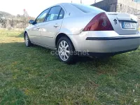 Usado Ford Mondeo Ambiente 115 CV (84 kW) 2004 Blanco Berlina
