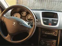 Usado Peugeot 207 92 CV (67 kW) 2010 Negro Familiar