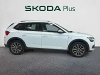 Usado Skoda Kamiq 110 CV (80 kW) 2022 Blanco SUV
