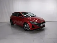 Usado Hyundai i20 100 CV (73 kW) 2025 Rojo Utilitario