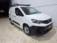 Usado Citroën Berlingo Live 102 CV (75 kW) 2021 Blanco Monovolumen
