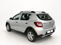 Usado Dacia Sandero Stepway 90 CV (66 kW) 2016 Gris / plata Berlina