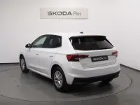 Usado Skoda Fabia Selection 95 CV (69 kW) 2025 Blanco Utilitario