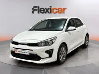 Usado Kia Rio 101 CV (74 kW) 2023 Blanco Berlina