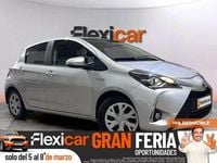 Usado Toyota Yaris Hybrid Active 100 CV (73 kW) 2019 Gris Utilitario