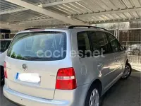 Usado VW Touran Trendline 100 CV (73 kW) 2004 Gris / plata Monovolumen