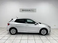 Usado Skoda Fabia Selection 95 CV (69 kW) 2025 Gris plata Utilitario