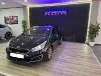 Usado Kia Ceed 101 CV (74 kW) 2017 Negro Utilitario
