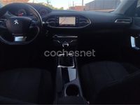Usado Peugeot 308 Style 100 CV (73 kW) 2020 Gris / plata Familiar