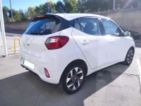 Usado Hyundai i10 63 CV (46 kW) 2025 Blanco Utilitario